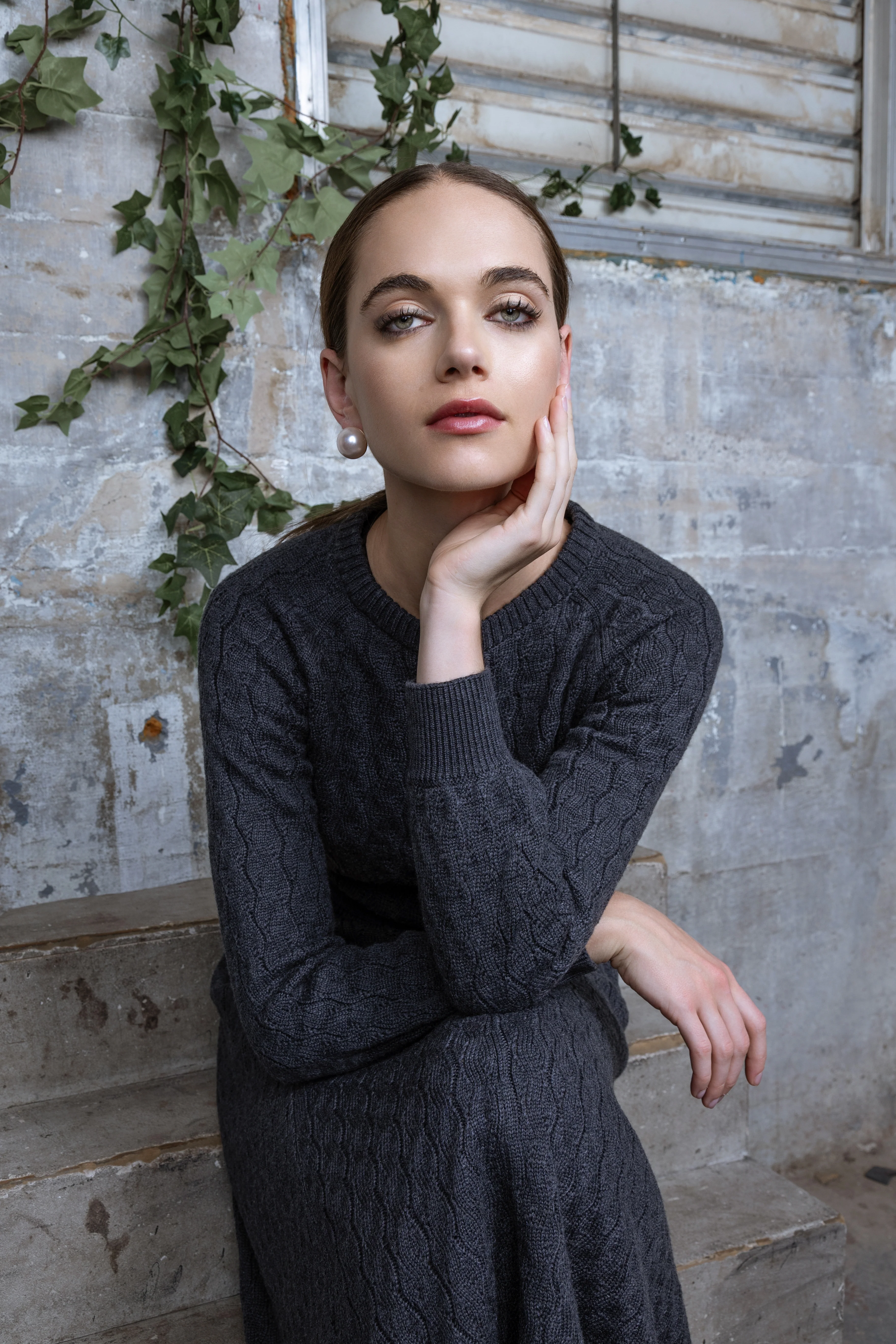 CHARCOAL CALANTHAIA SWEATER - Image 2