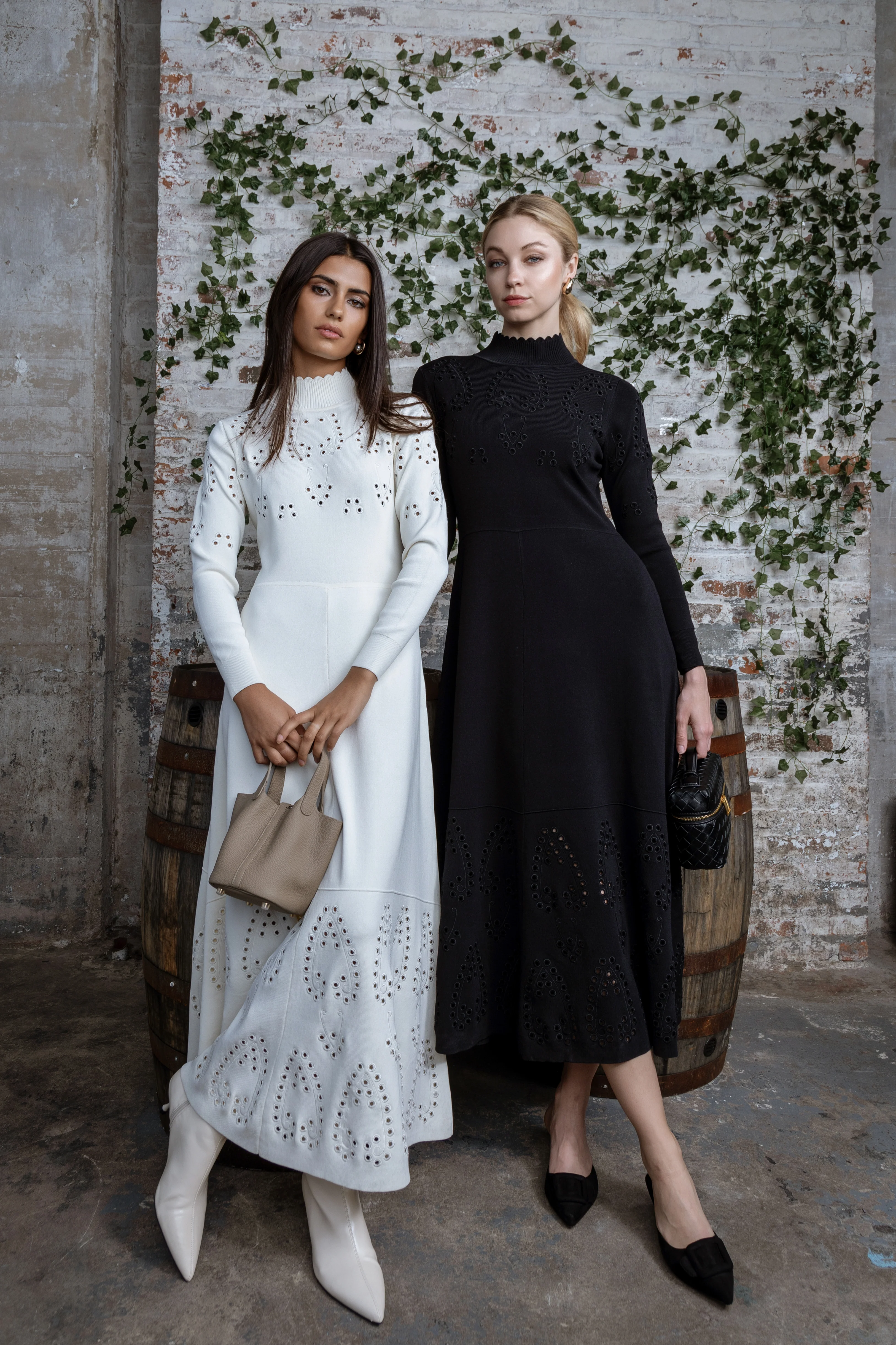 BLACK FINNESE DRESS - Image 2