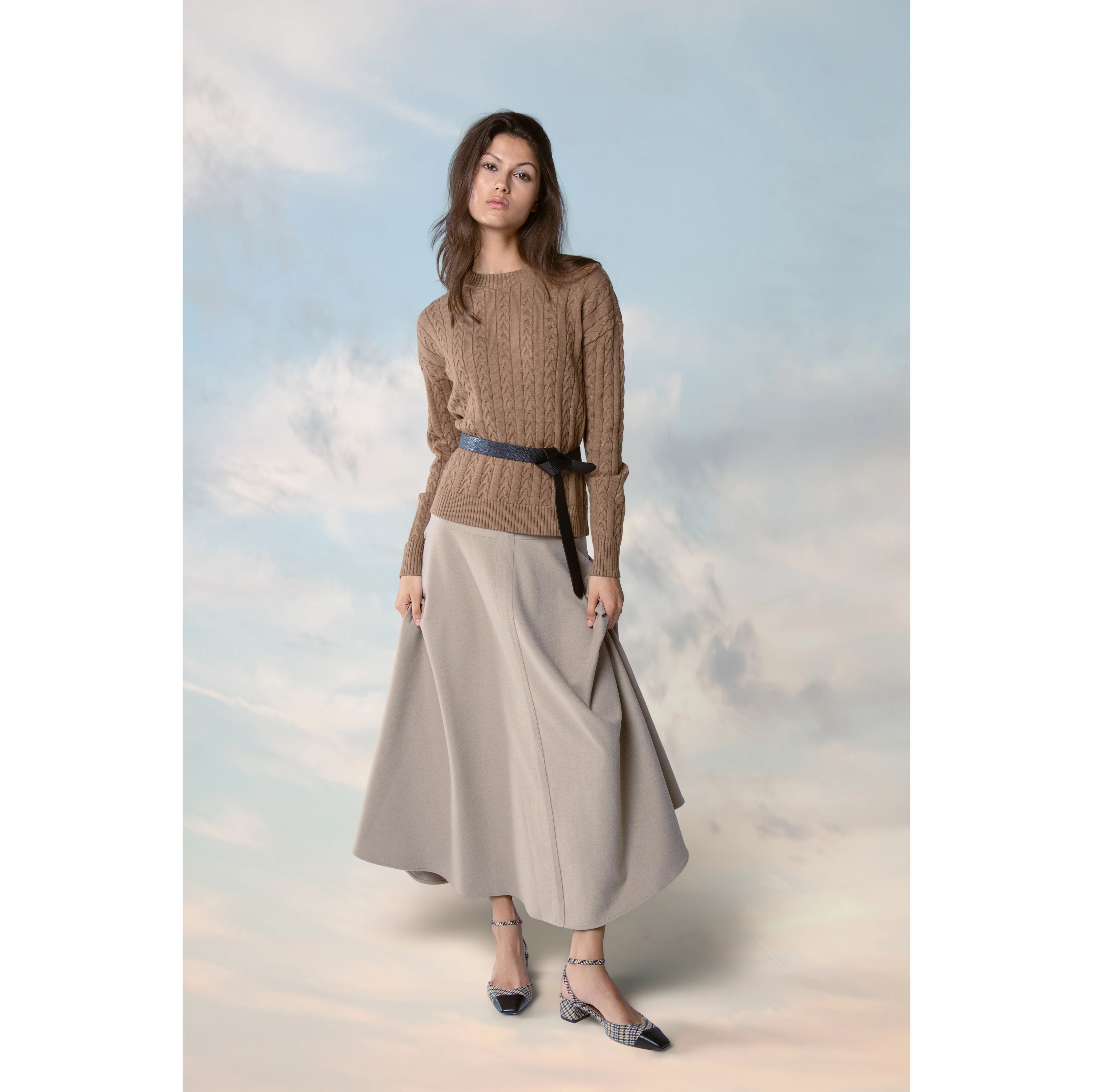 CAMEL WEAVE SWEATER