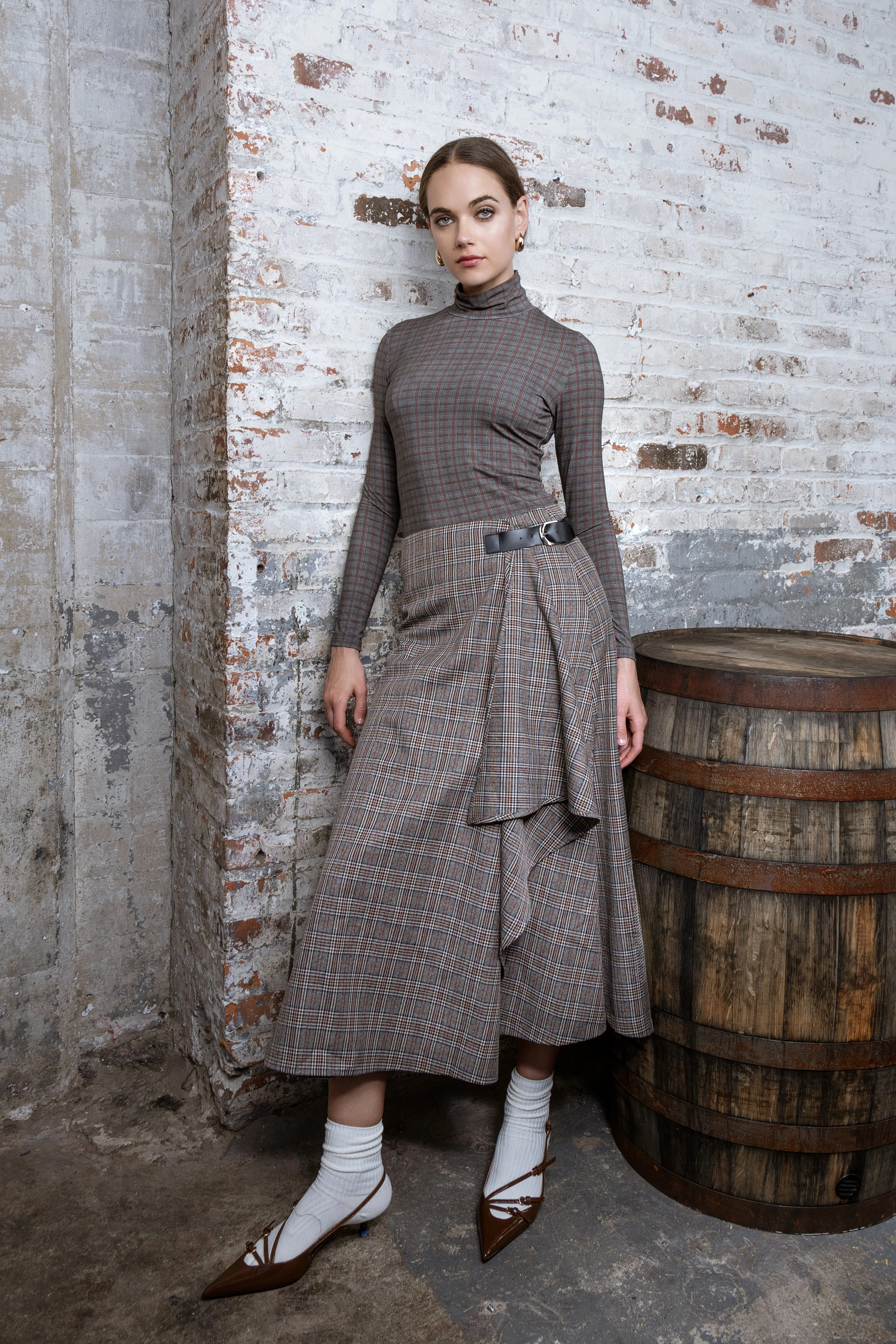 RUST PLAID FLORA ESSENT TURTLENECK - Image 2
