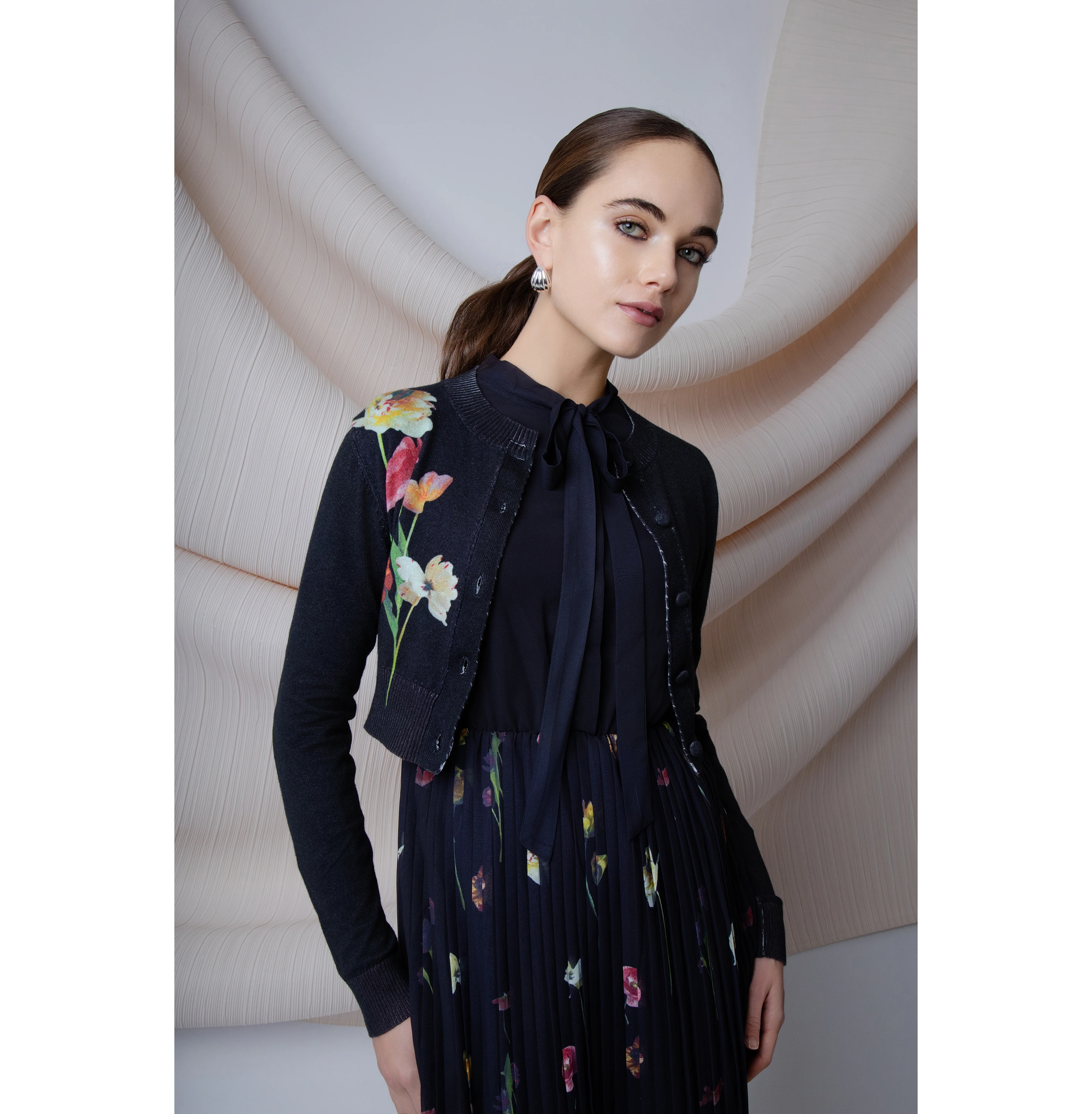 BLACK LILIA CARDIGAN